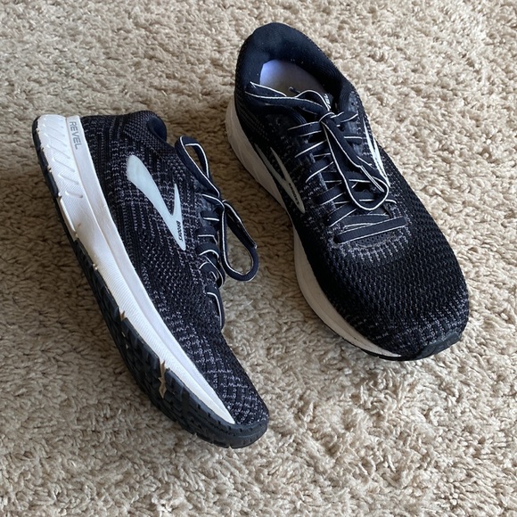 brooks revel 3 womens black